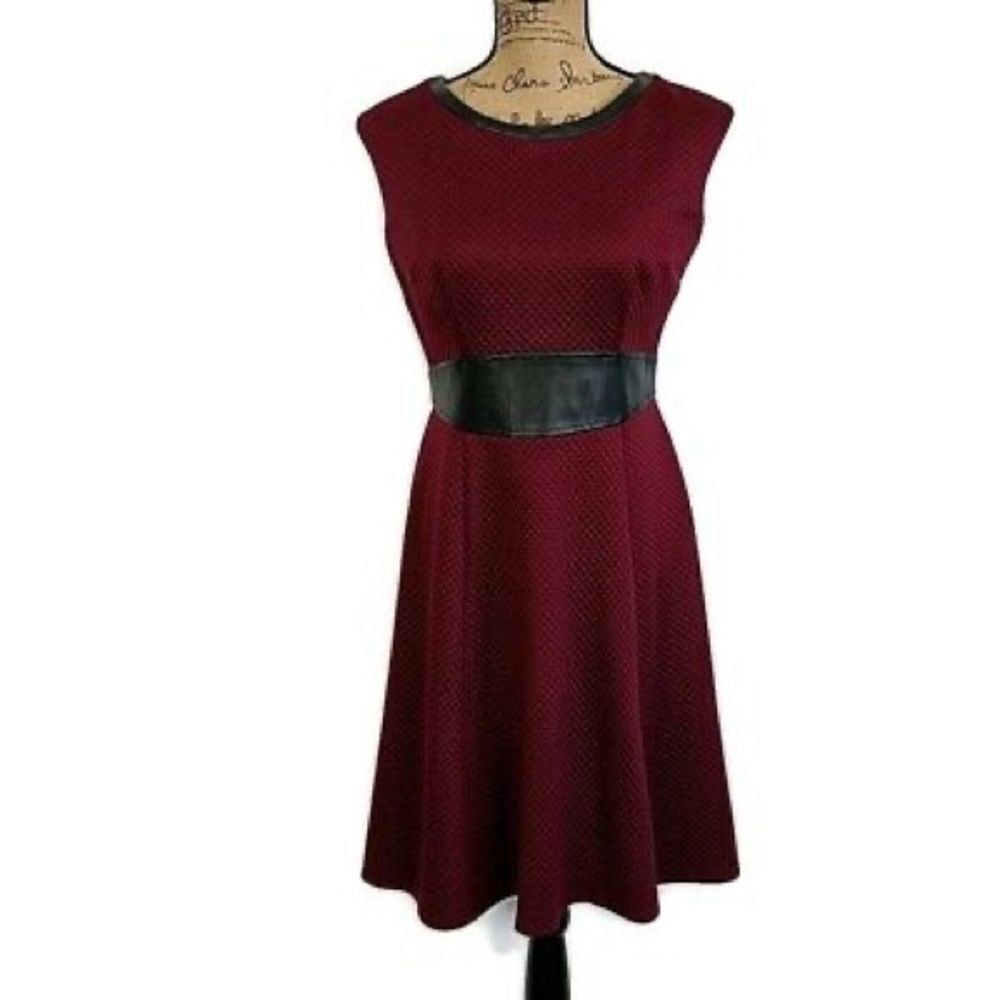 London Style Collection burgundy and faux leather size 6